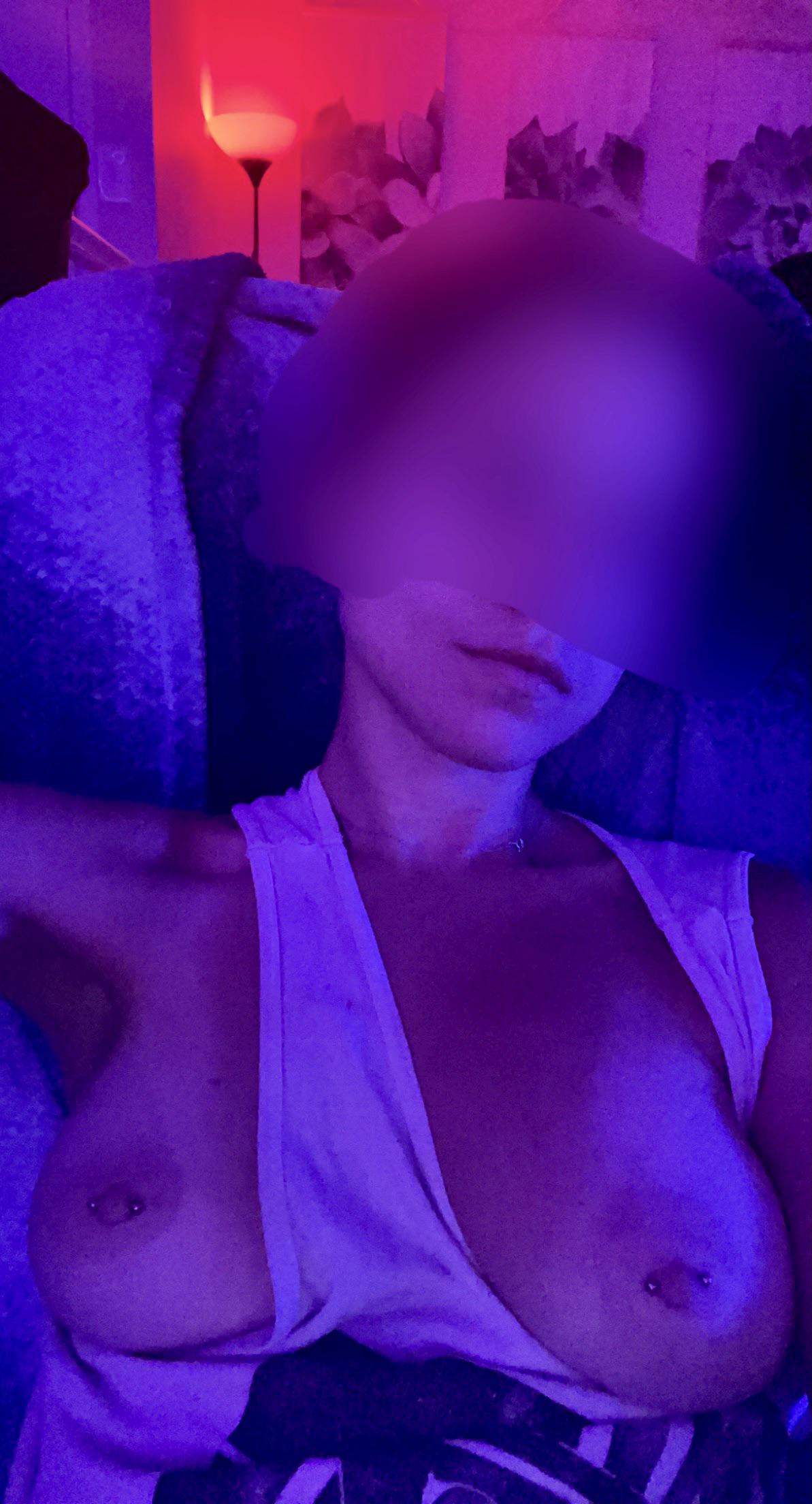 This (f)aceless girl can’t sleep. U up?