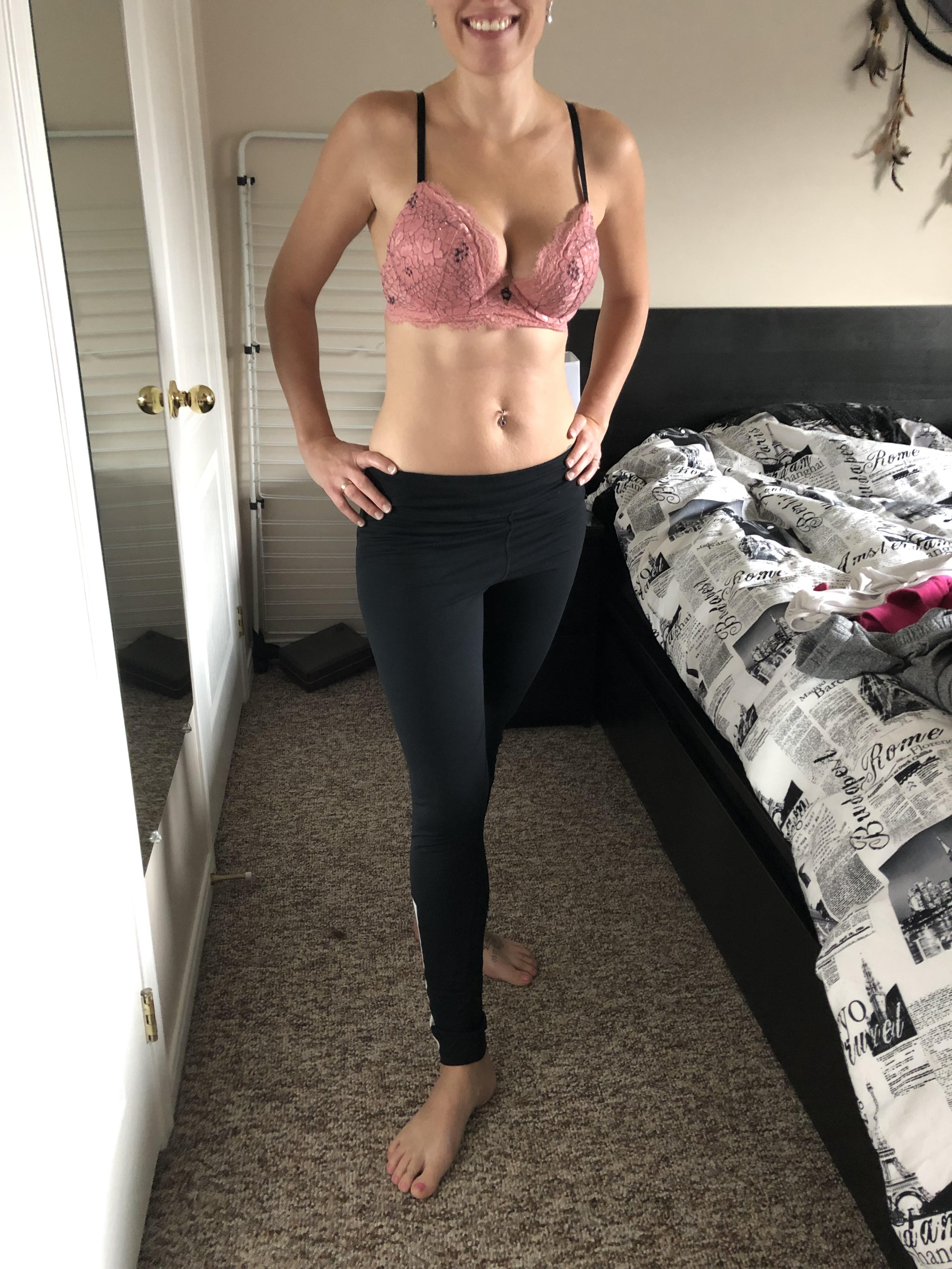This MILF is ready to take on the day!! Think you can handle her?? (F32)