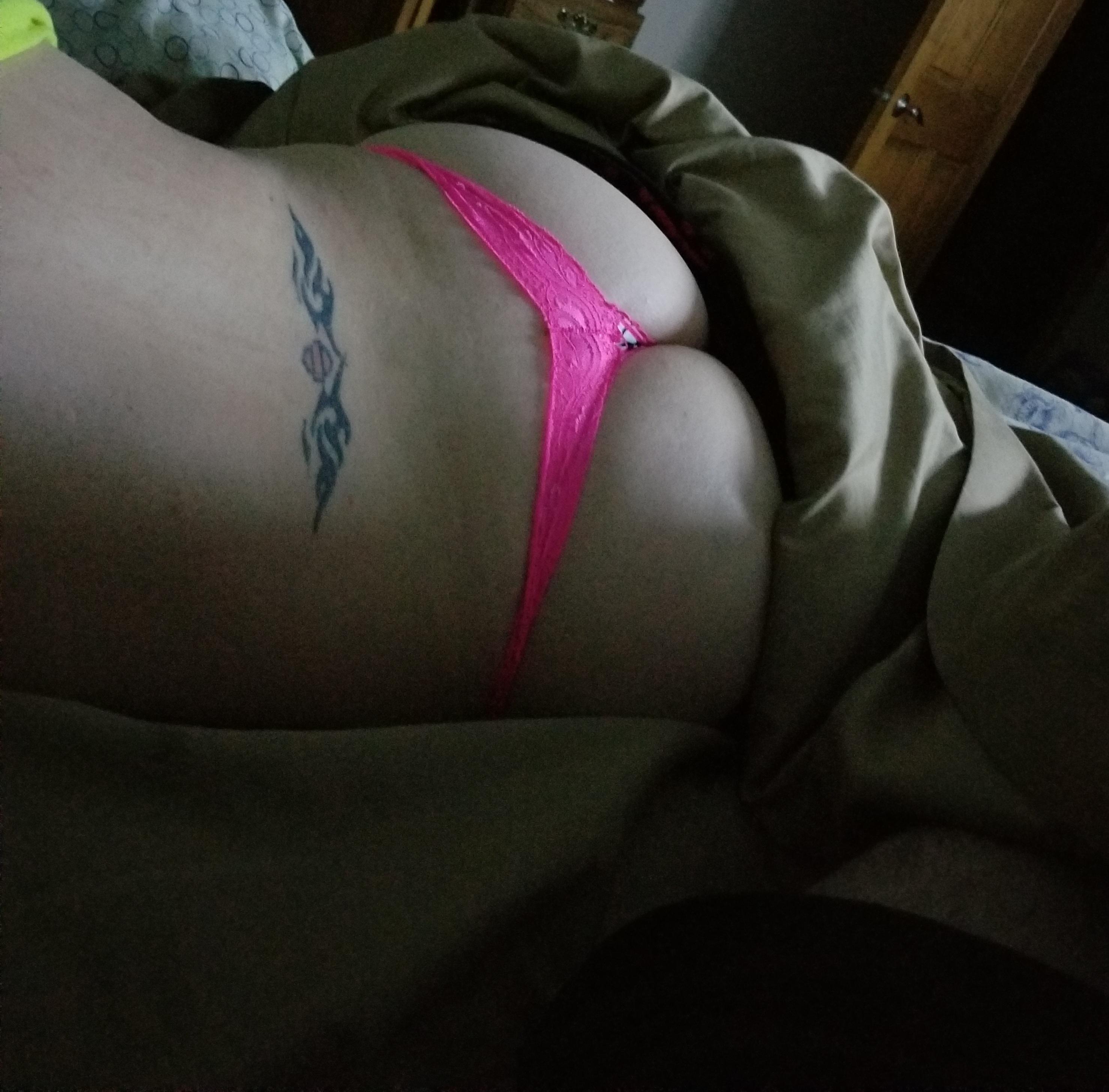 What do you think of my wifes ass?