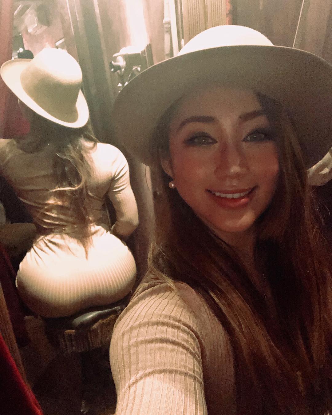 Asian booty too big for the stool...