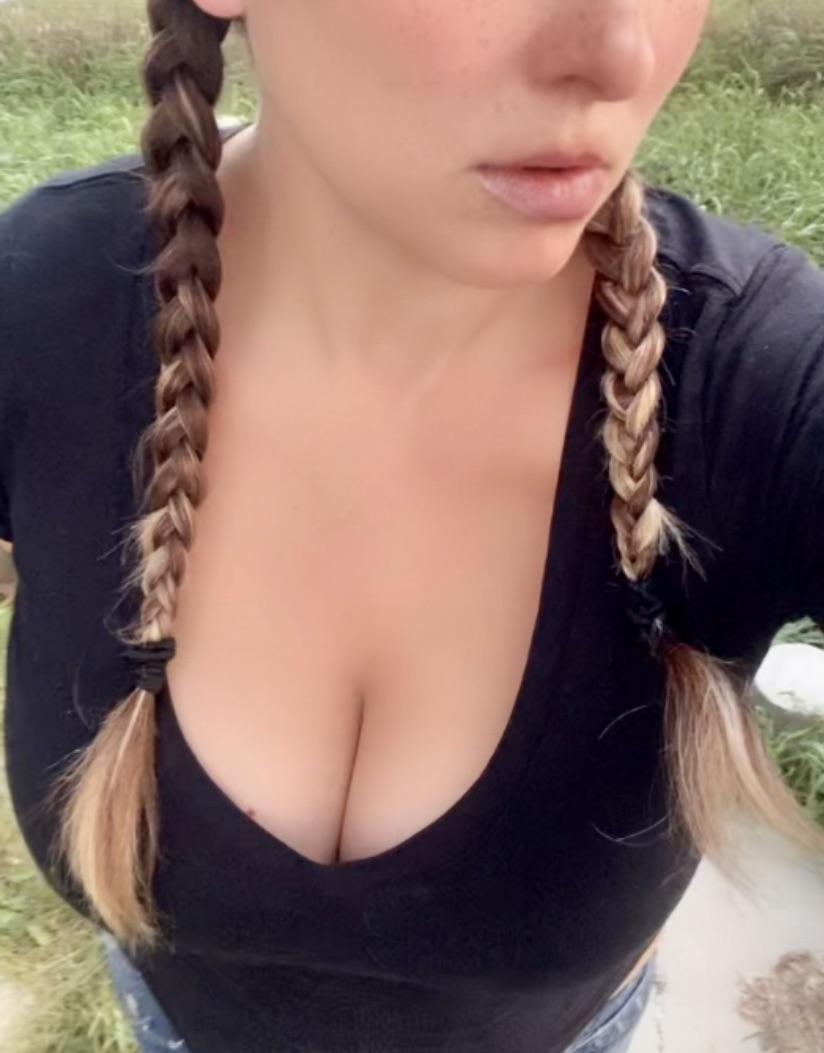 Braids and cleavage