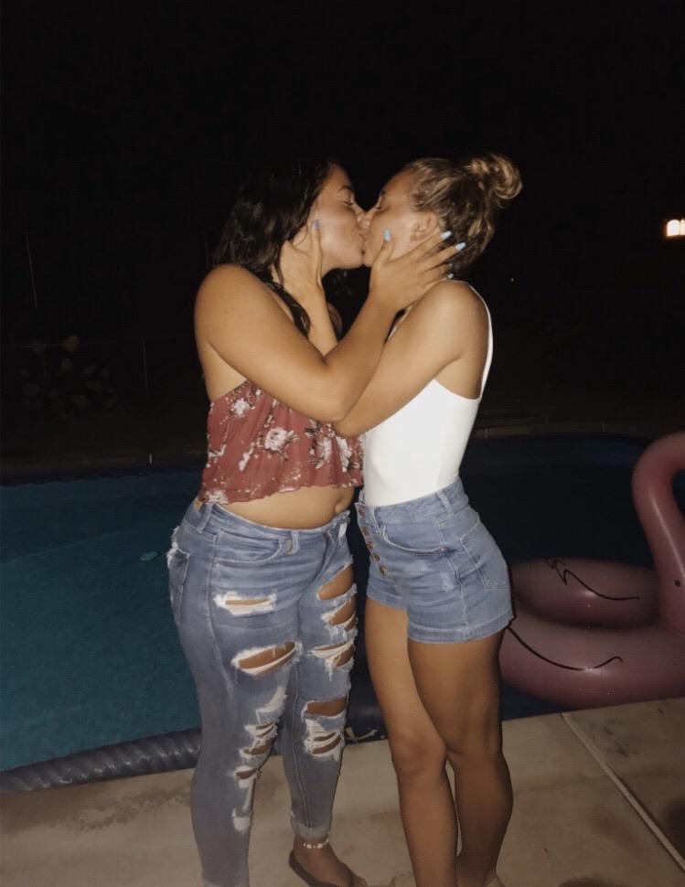 Im single but I wanted a kiss on my 18th bday. My bestie didnt disappoint
