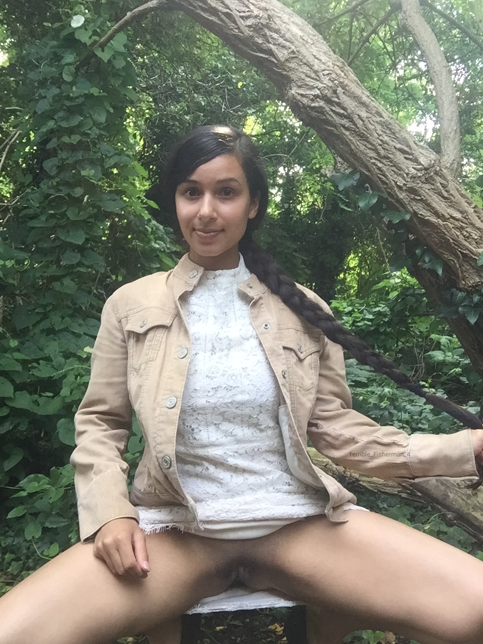 Would you fuck a 5'2 petite Sri Lankan girl in the wild? ??