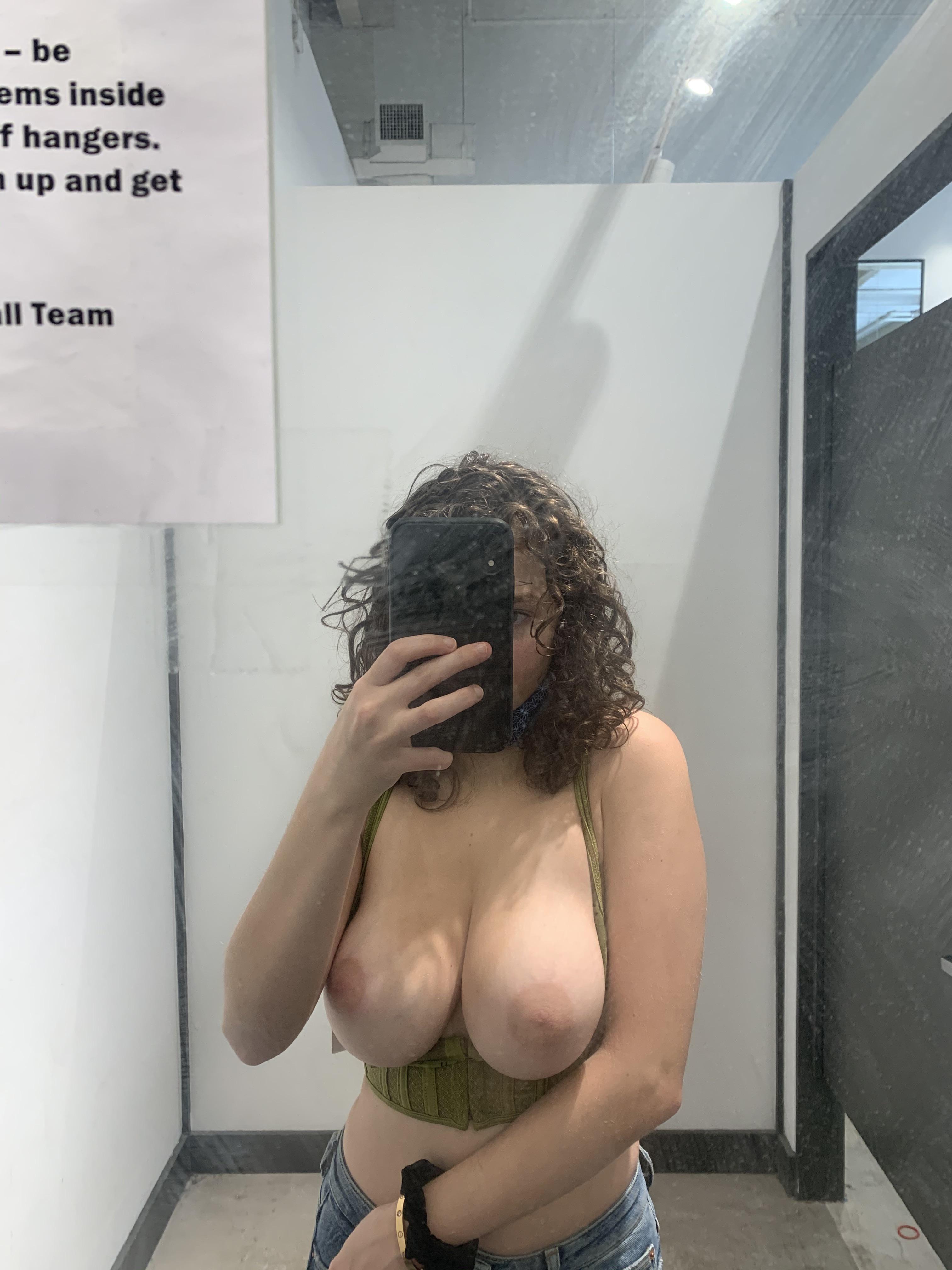 Would you fuck my in a dressing room? ?