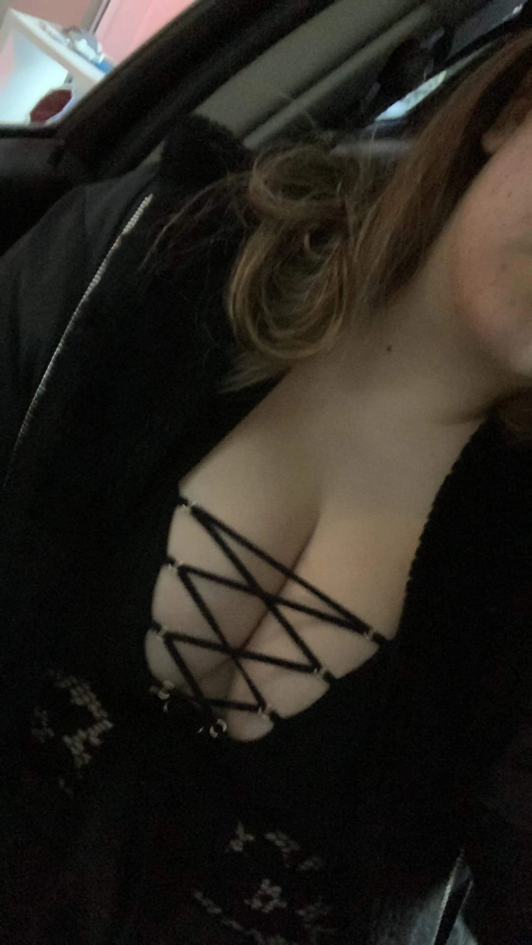 I'm at work and my girlfriend is out on a dinner date. She just sent me this pic of her outfit.
