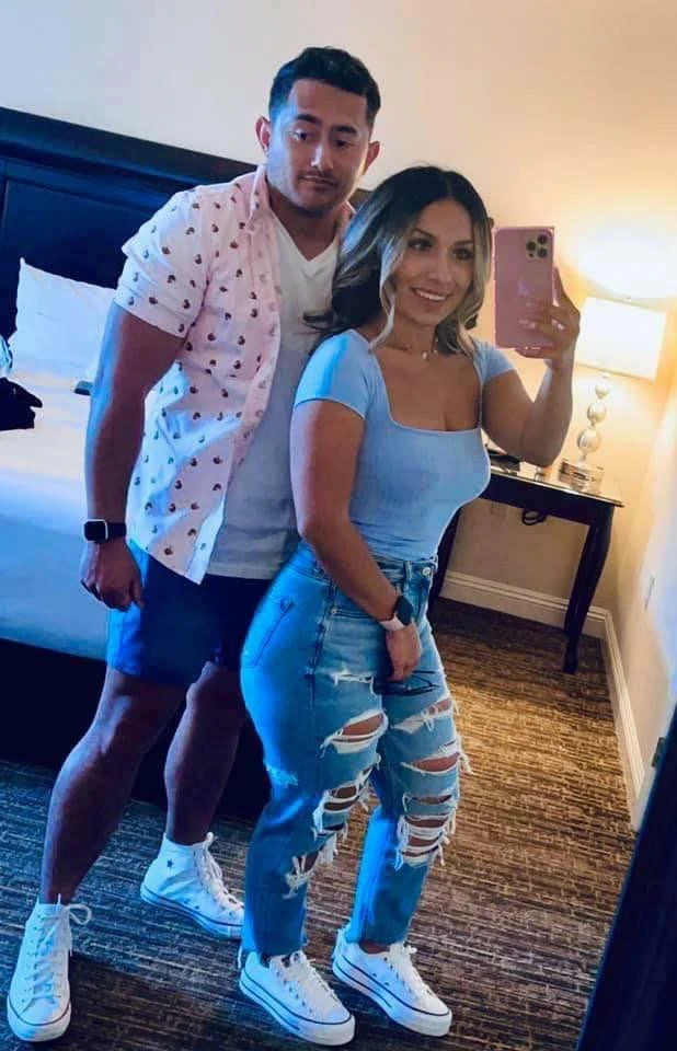 Hispanic couple looking for bwc. Please circumcised only!
