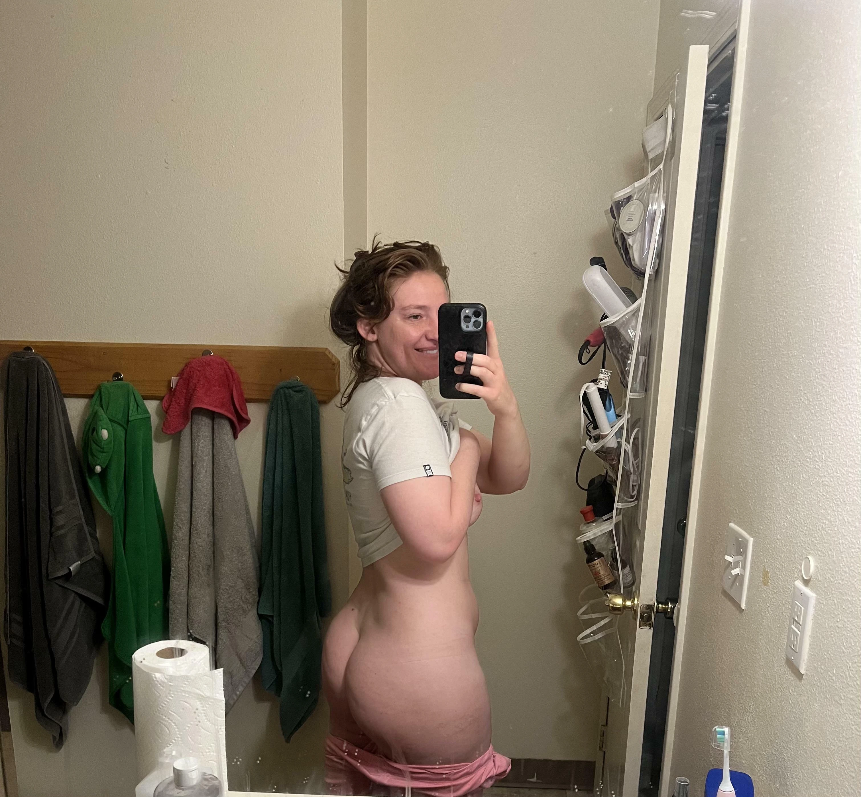 Mirror selfie of my booty