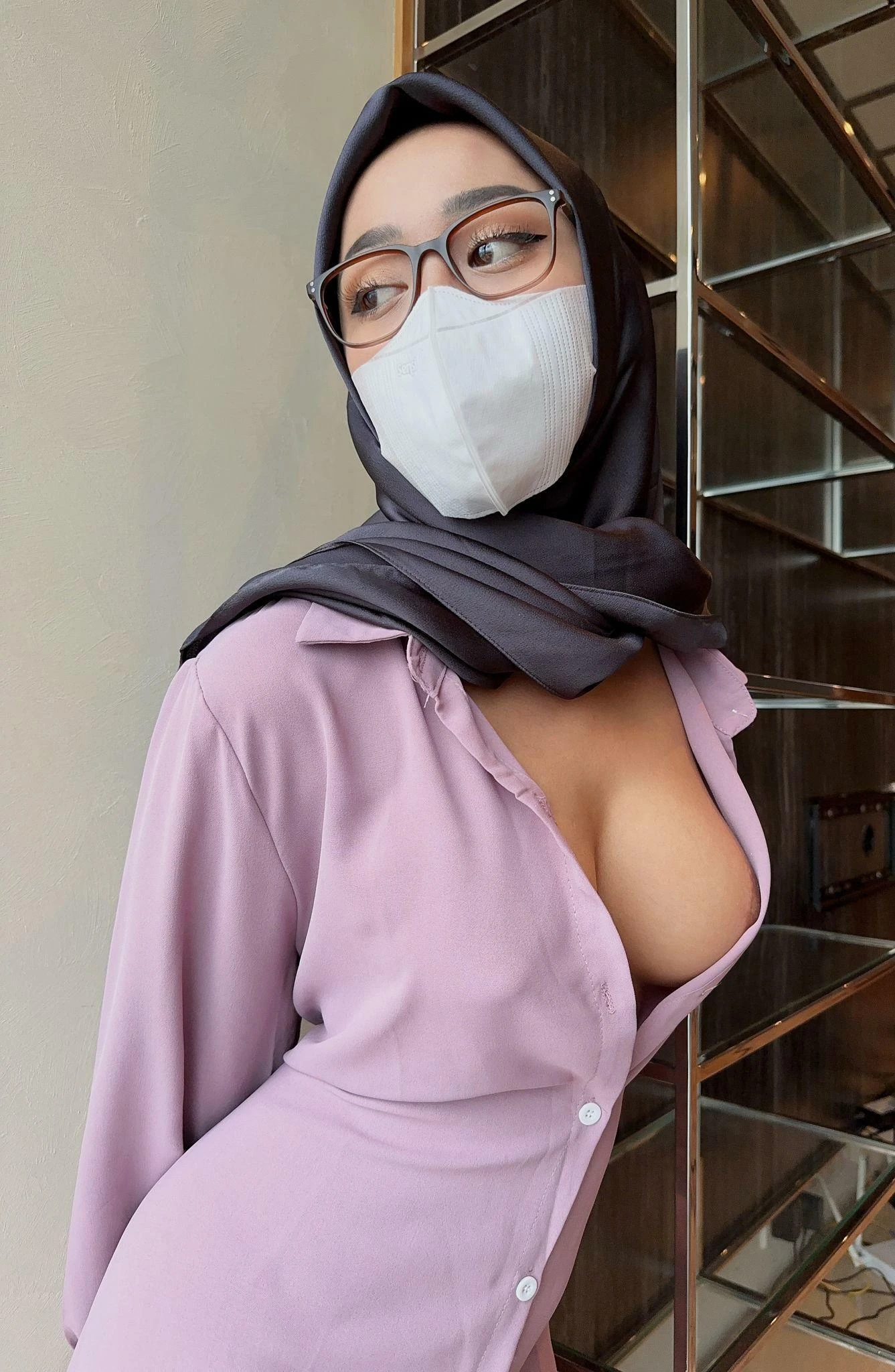 How much time did it take for you to avert your gaze from this picture?