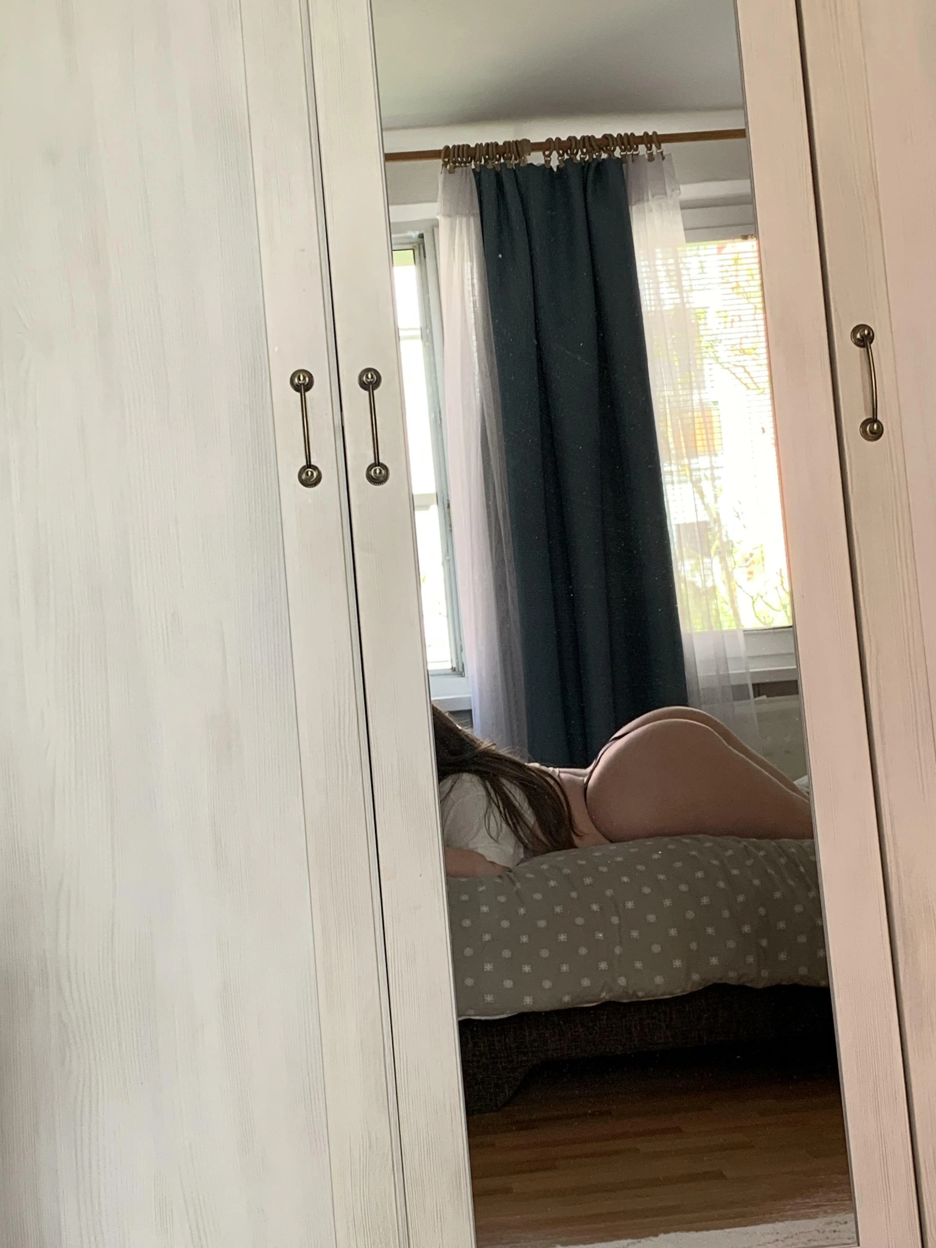 Slap me with such force that your handprints are imprinted on my skin