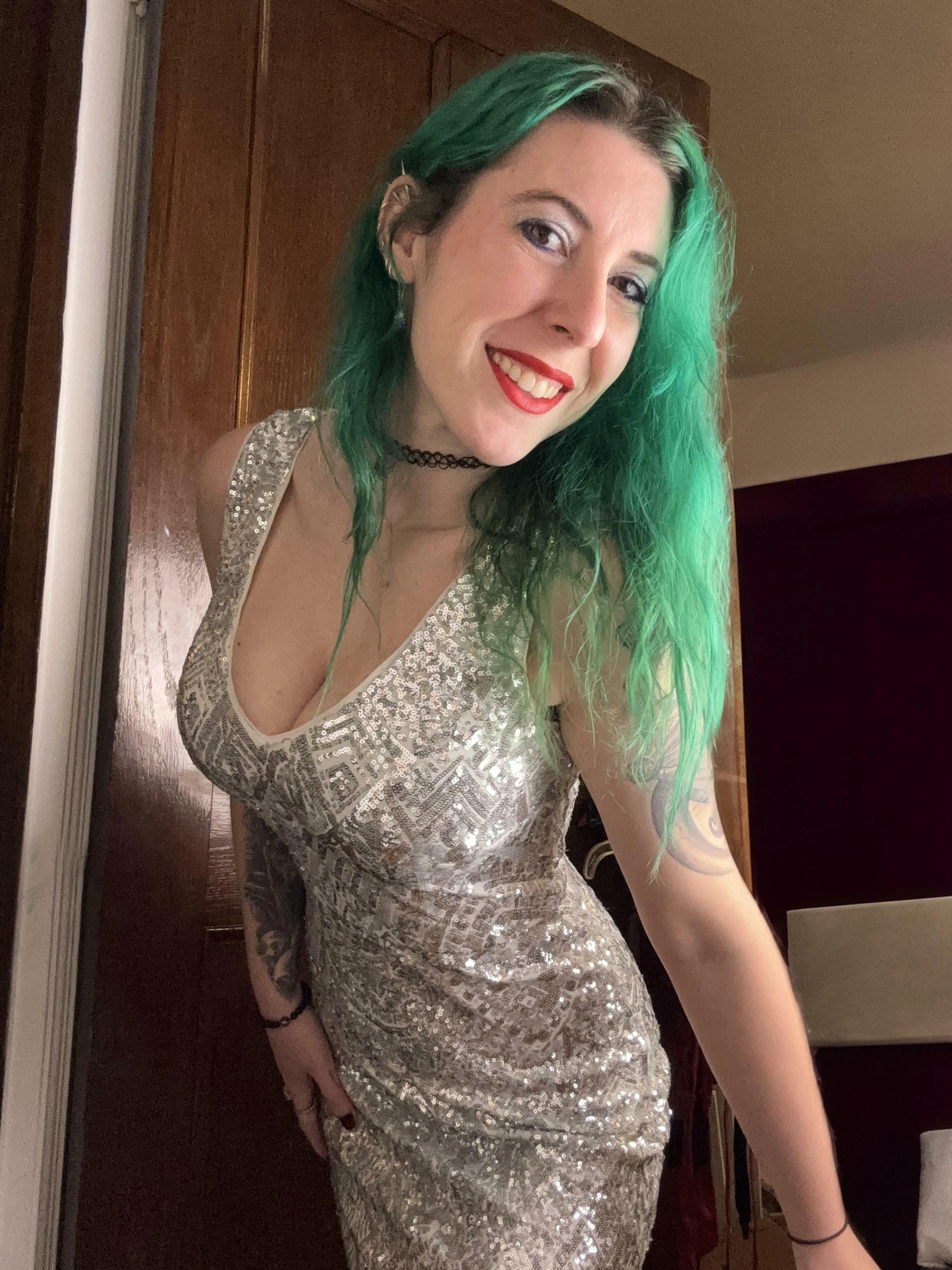 Dazzling Décolletage