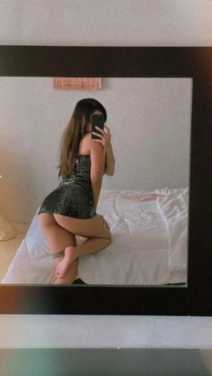 Indulge in the Pleasure of My Derrière and Let Your Fantasies Run Wild <3